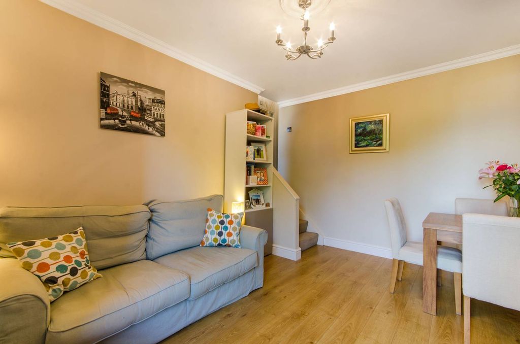 Property photo 2 of 10
