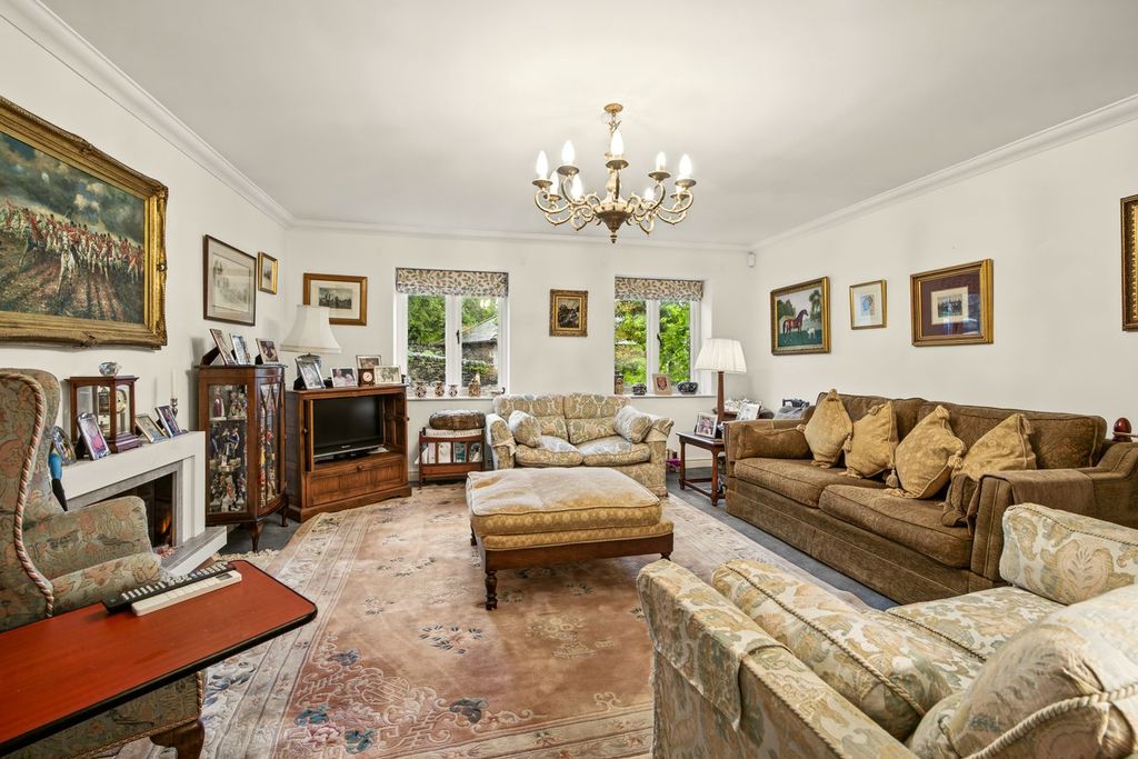 Property photo 3 of 23