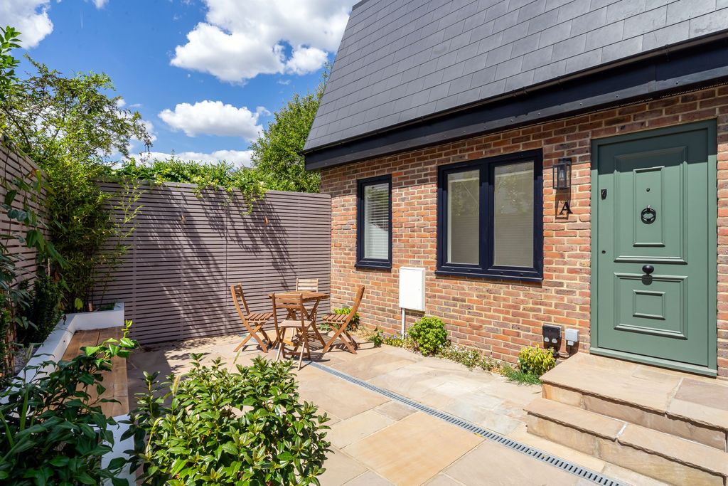 Property photo 2 of 11