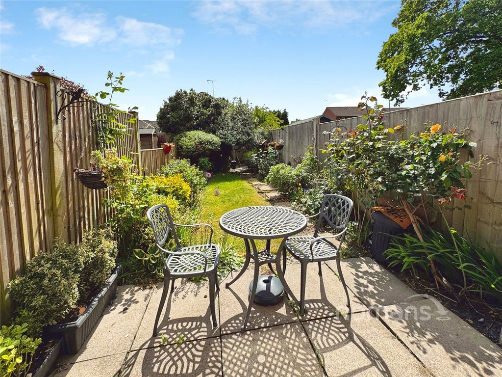 Property photo 2 of 8 Picture No. 04