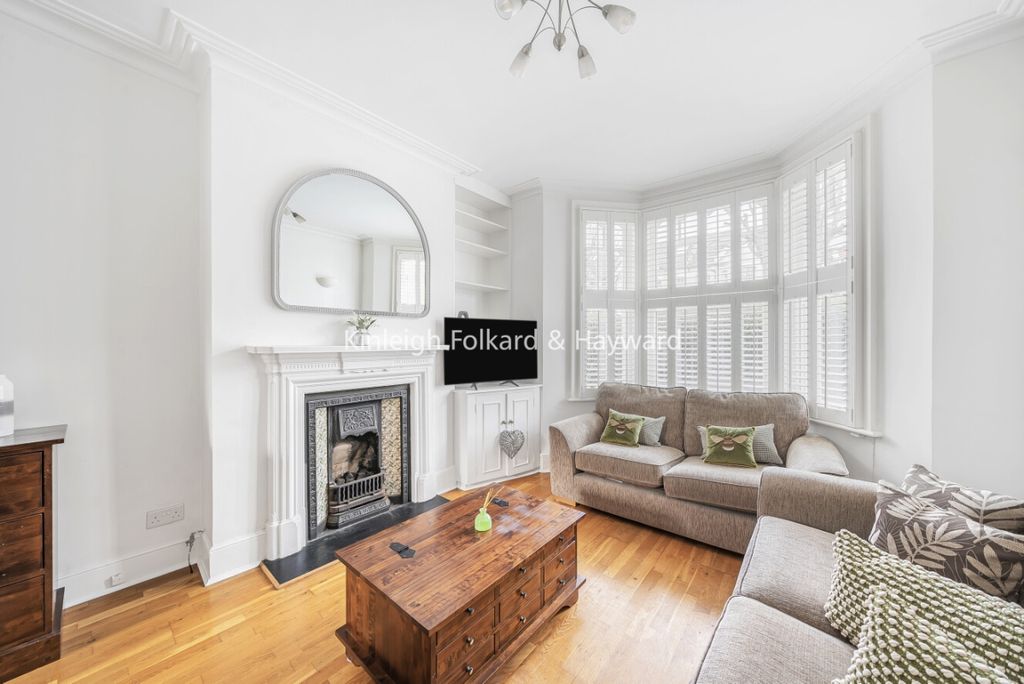 Property photo 3 of 14 76E7799E-9Fa1-4F96-B