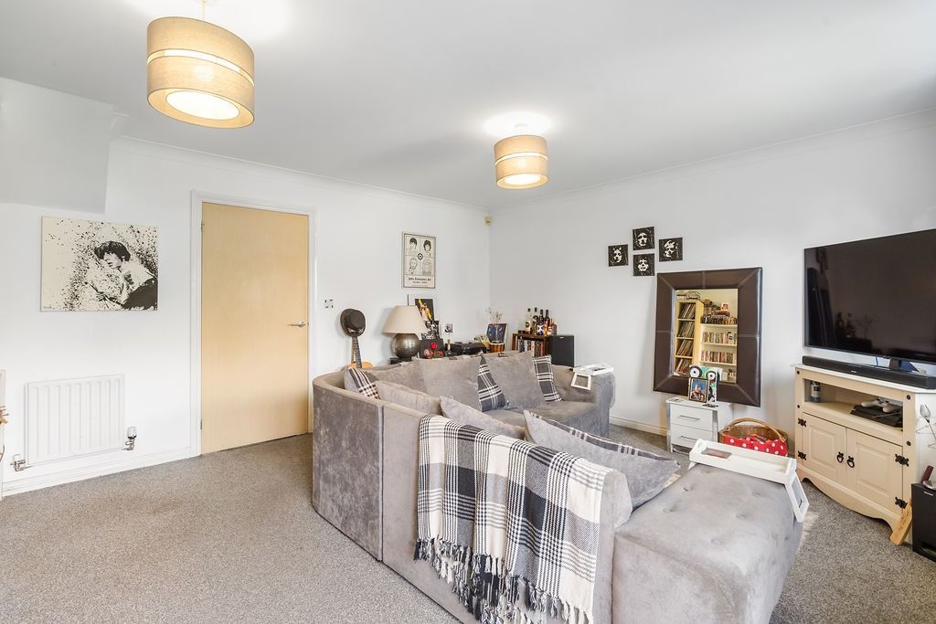 Property photo 3 of 18 4364415