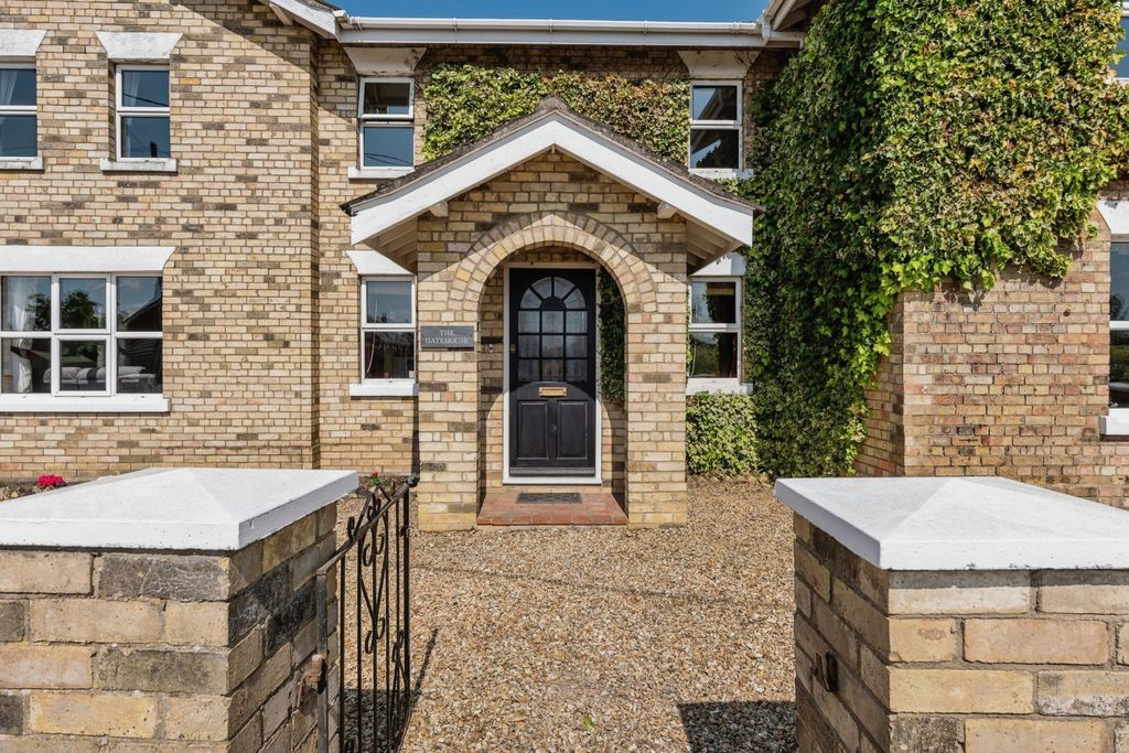 Property photo 2 of 46