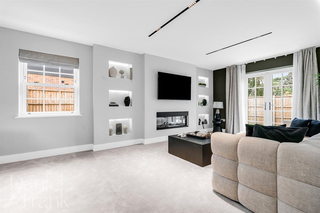 Property photo 3 of 21