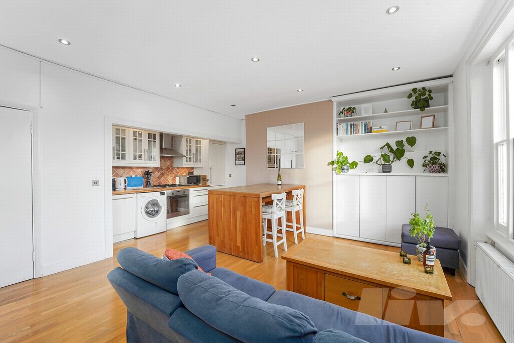 Property photo 3 of 17 Photo 4