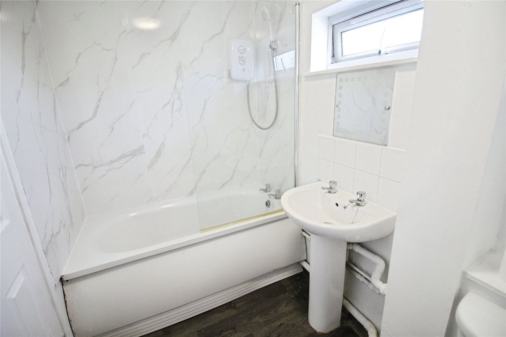 Property photo 3 of 8 Picture No. 08