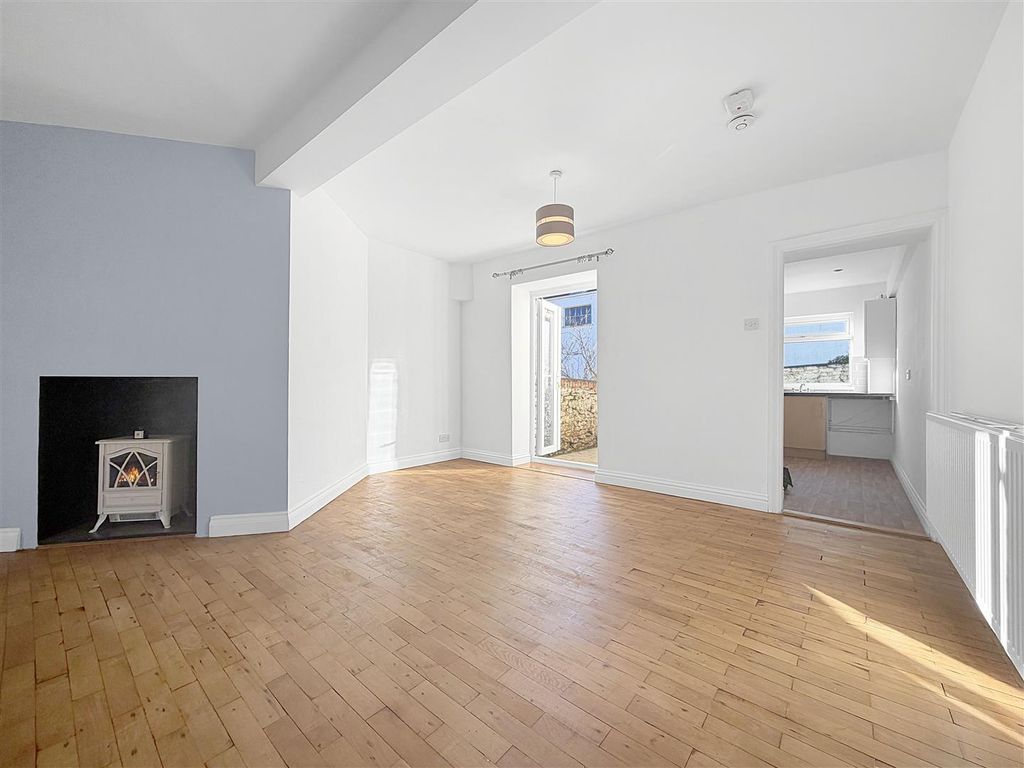 Property photo 2 of 12 Img_4340.Jpg