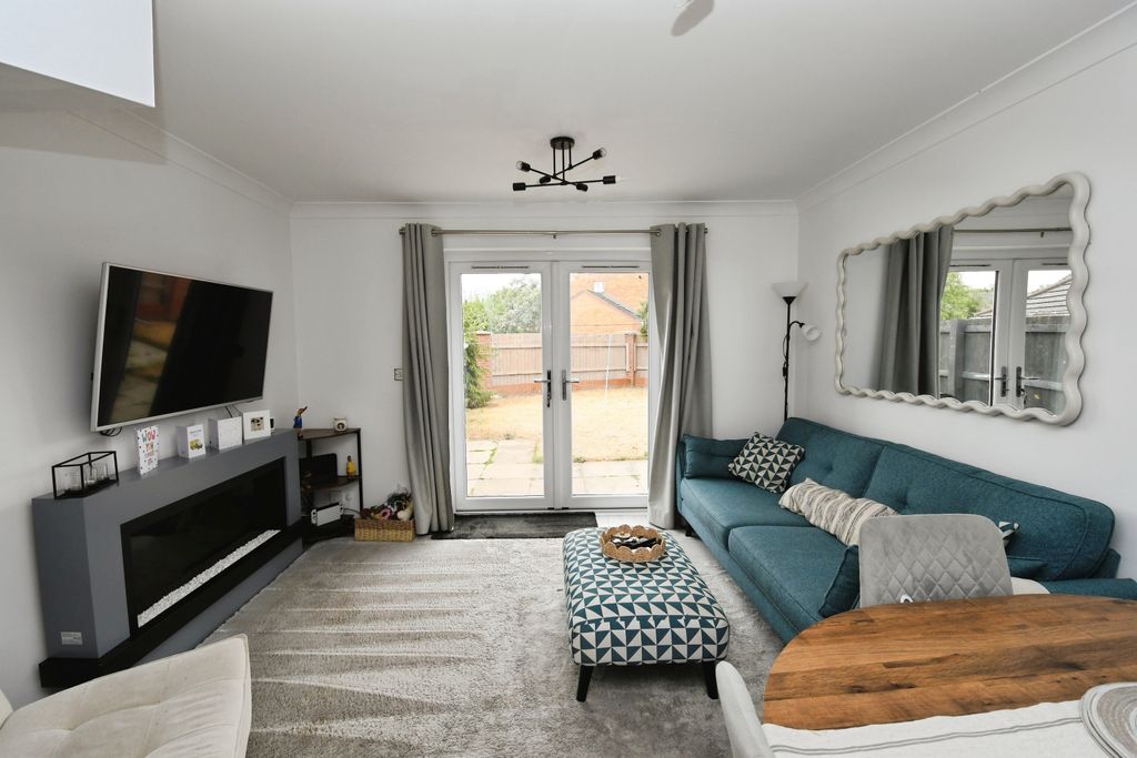 Property photo 2 of 15