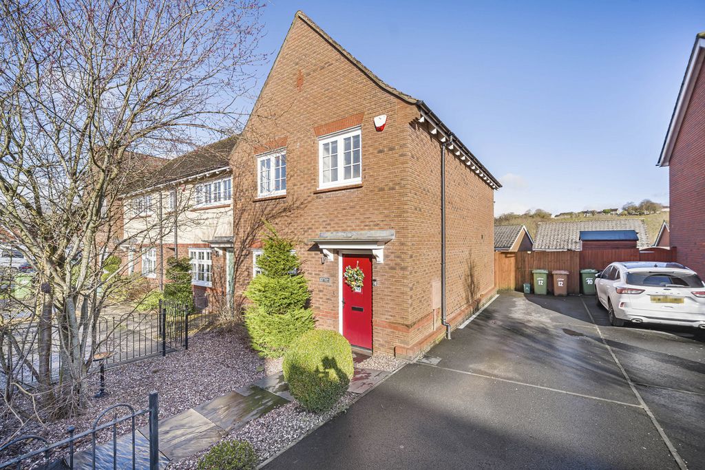 Property photo 1 of 20