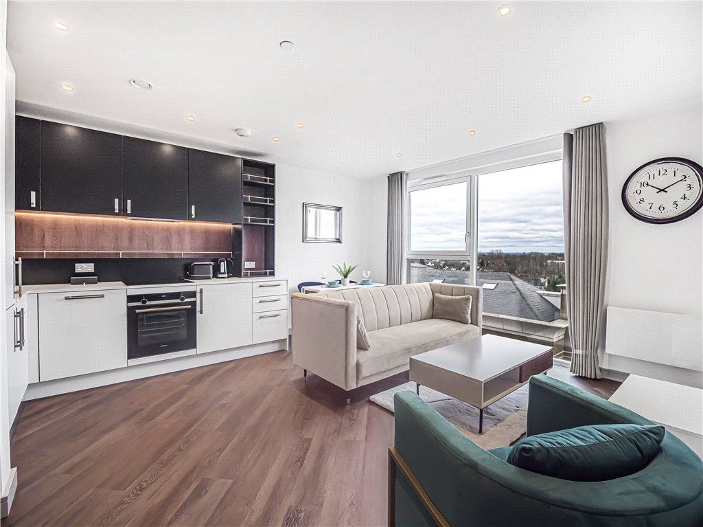 Property photo 1 of 44 Reception/Kitchen