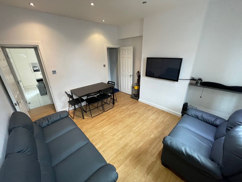 Property photo 2 of 13 Picture No. 03