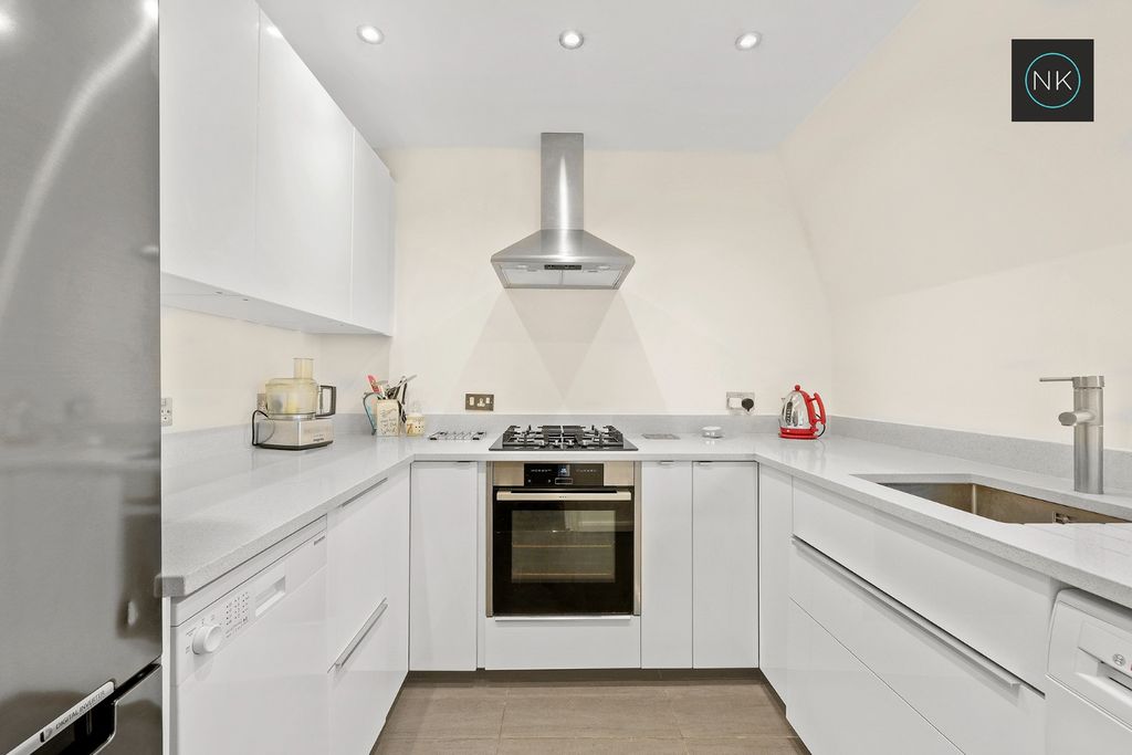 Property photo 3 of 19 4809108