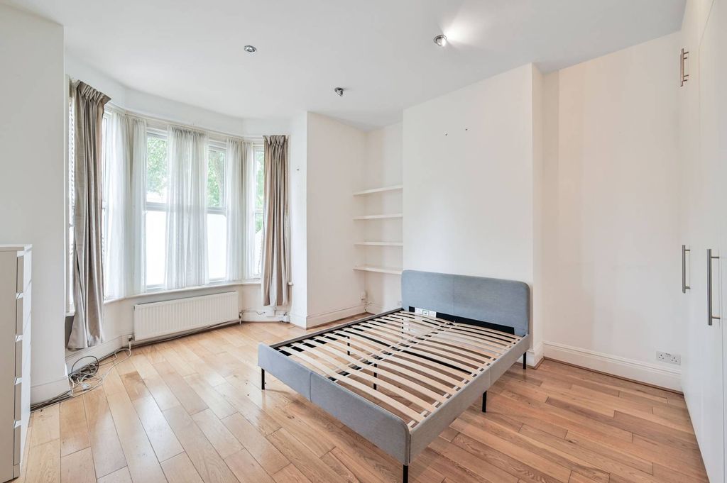 Property photo 1 of 9