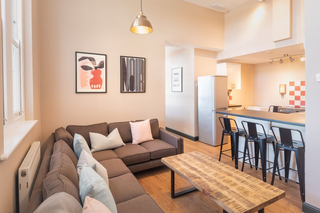 Property photo 1 of 12 Photo 0