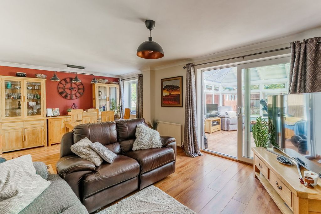 Property photo 3 of 29