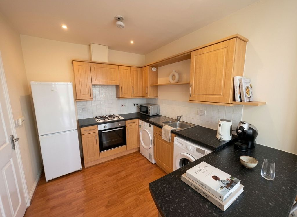 Property photo 3 of 12