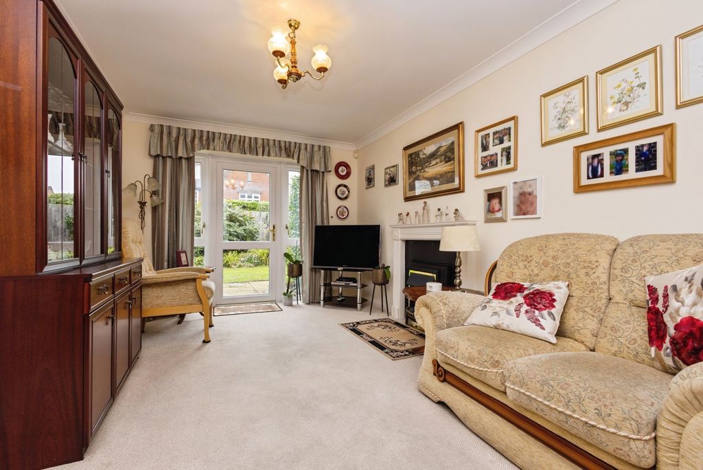 Property photo 2 of 17 Photo