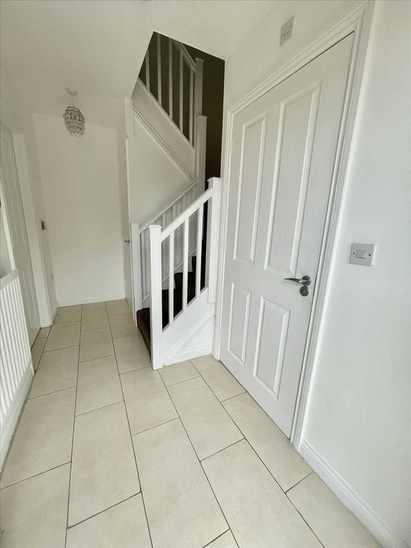 Property photo 2 of 12 Entrance Hall