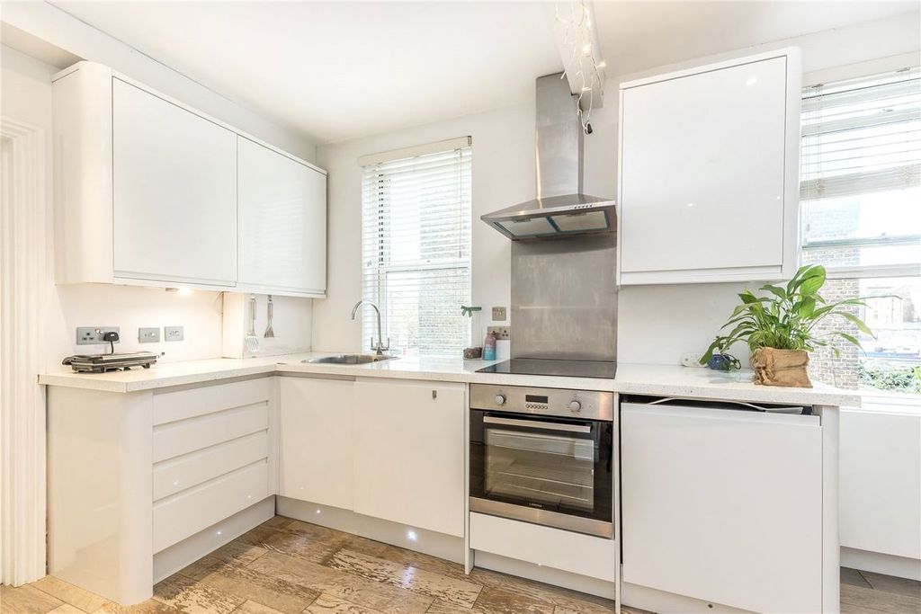 Property photo 3 of 6