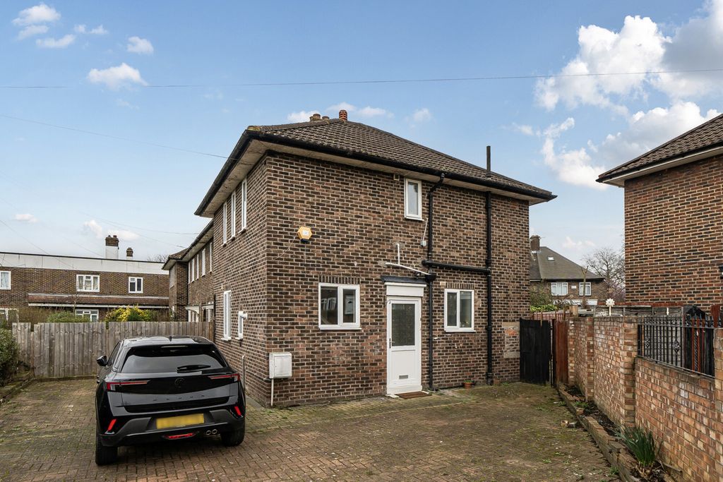 Property photo 1 of 9 Extrnal