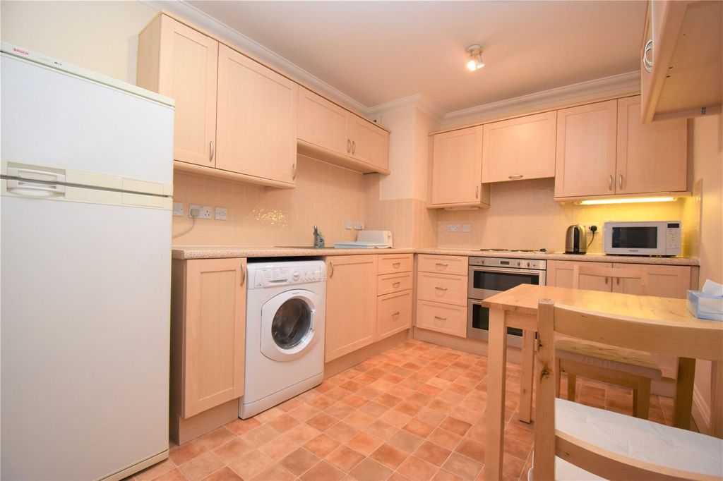 Property photo 2 of 11 Picture No. 29