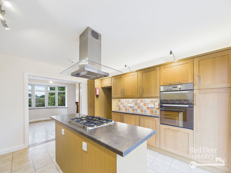 Property photo 3 of 19 Kitchen/Breakfast Room