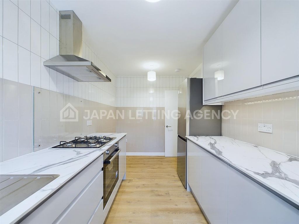 Property photo 2 of 8 Cam02206G0-Pr0101-Still004.Jpg