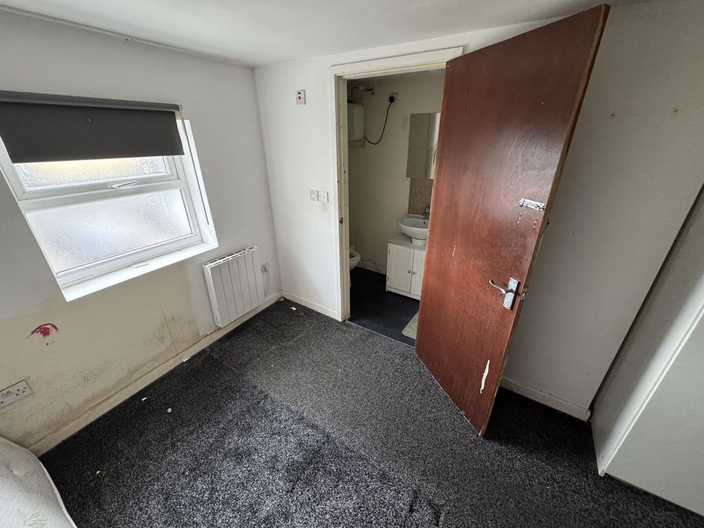 Property photo 3 of 4