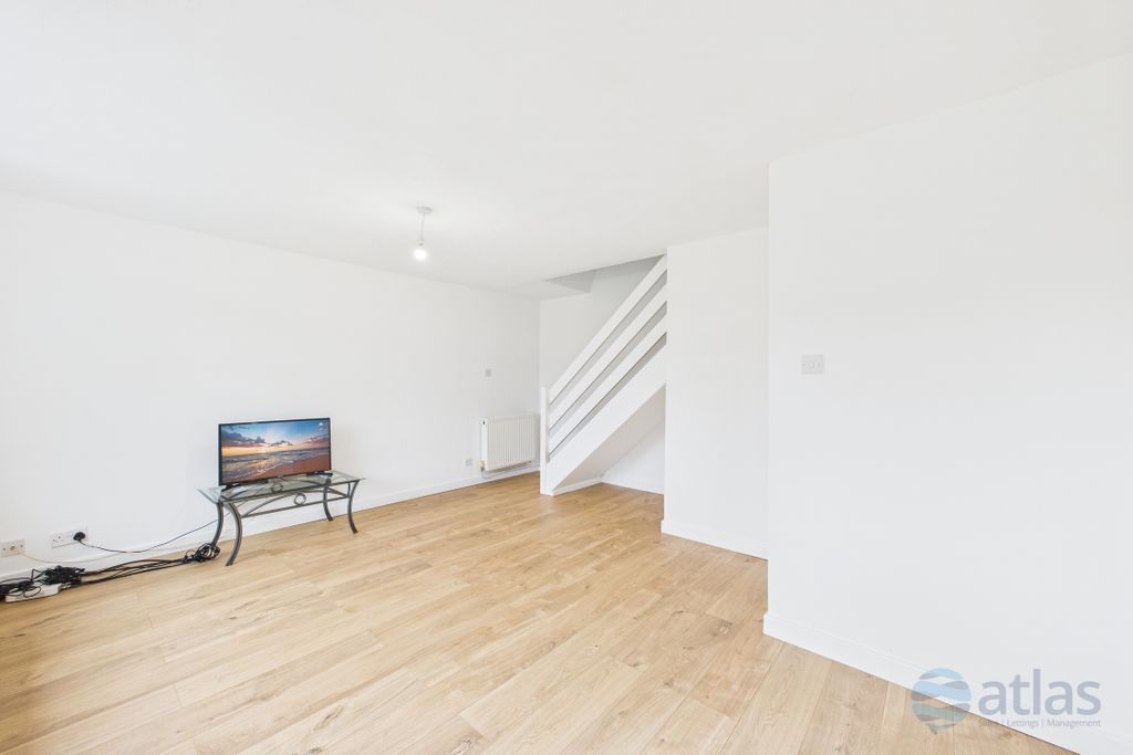 Property photo 2 of 13 Lounge