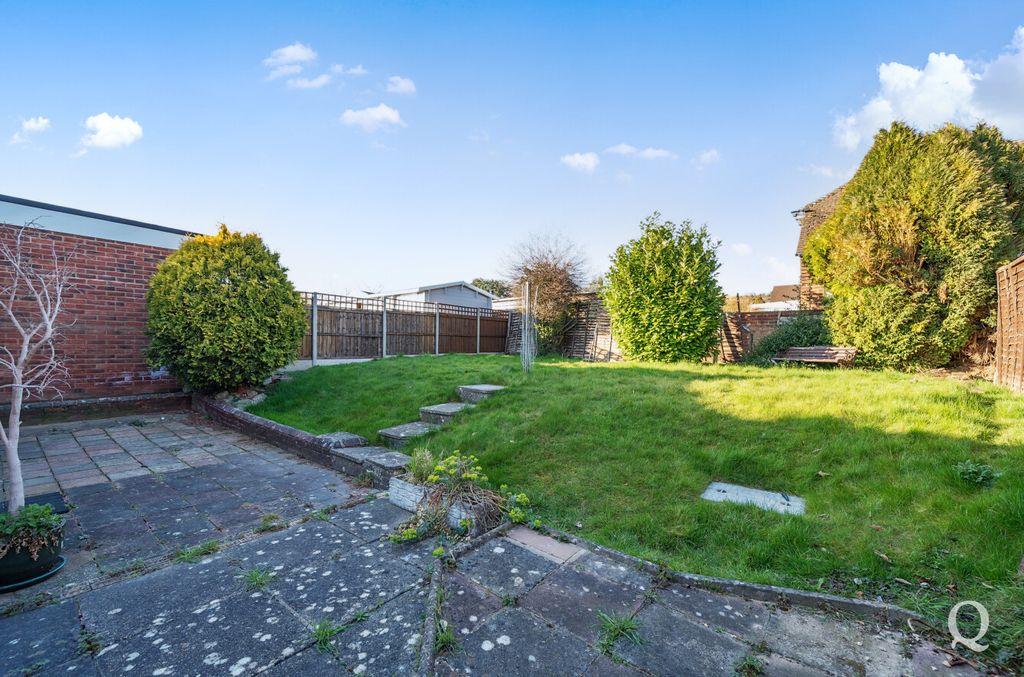 Property photo 3 of 23 A1Fd9553-F25E-4B7...