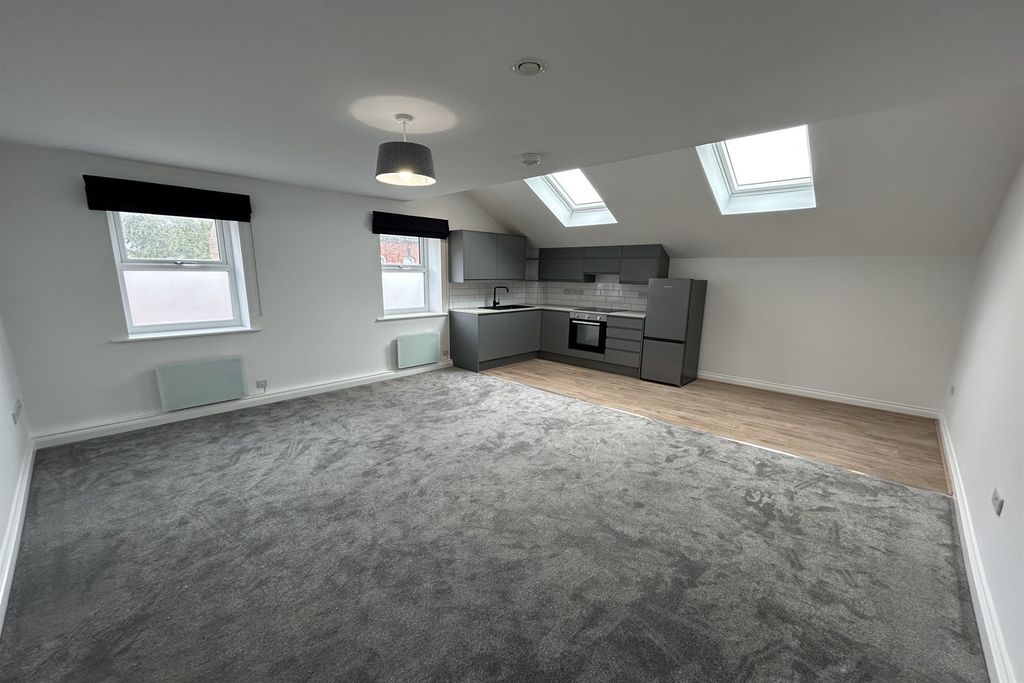 Property photo 1 of 5 (Main)