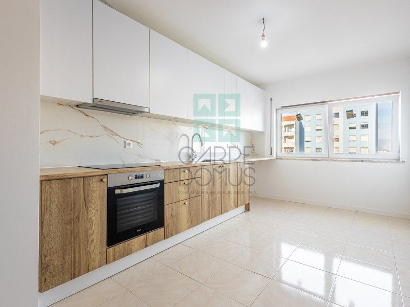 Property photo 1 of 68