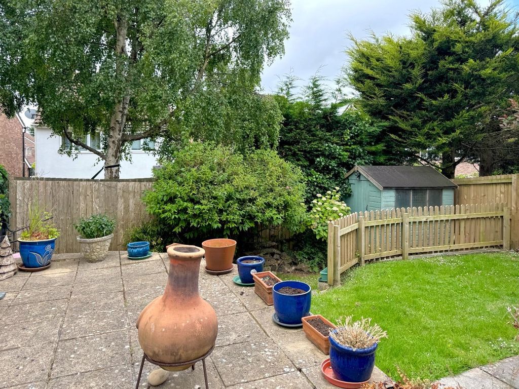 Property photo 3 of 18 Garden