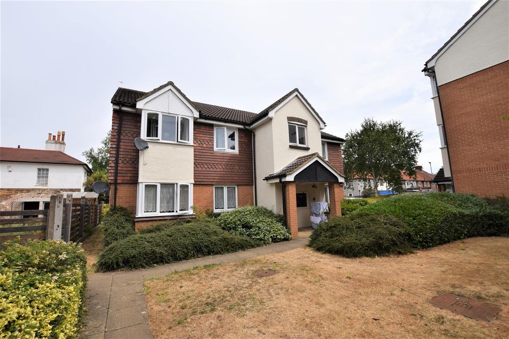 Property photo 1 of 8
