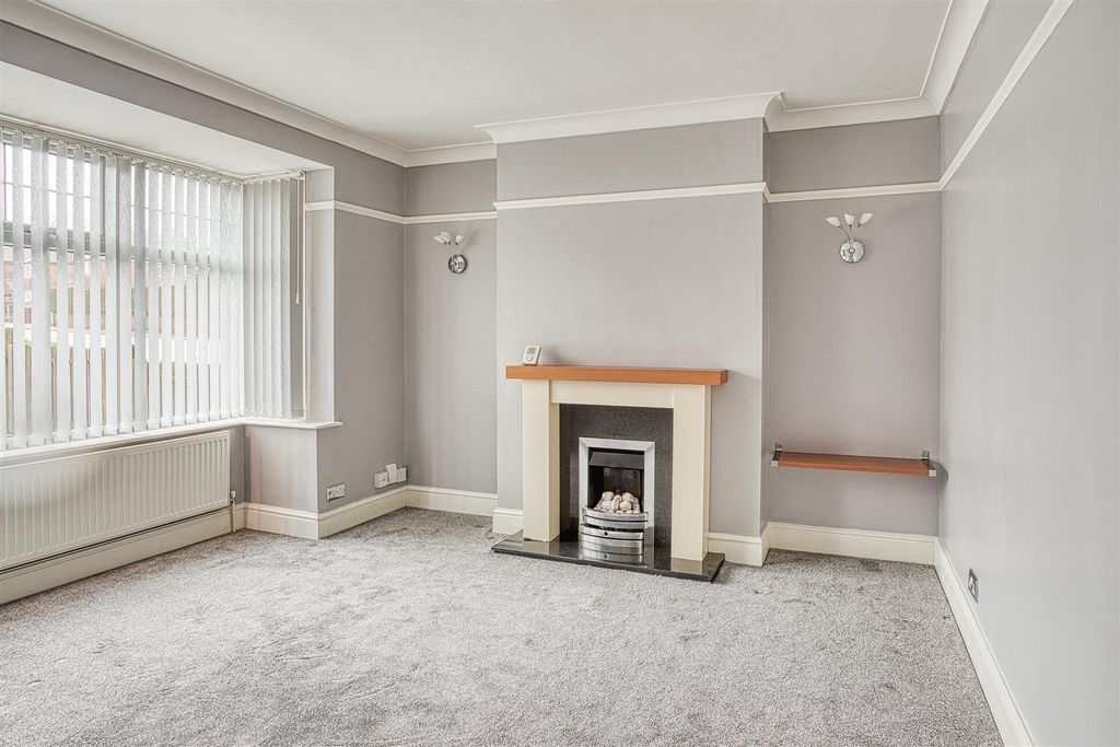 Property photo 2 of 16 316A2272_Hdr.Jpg