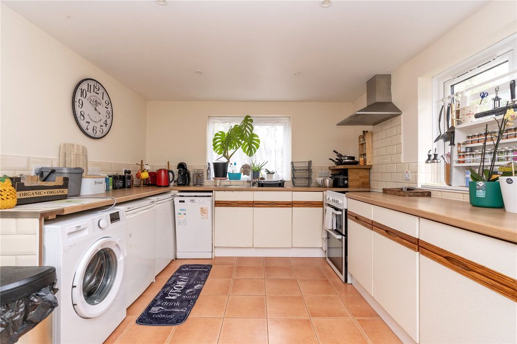 Property photo 3 of 21 Picture No. 11