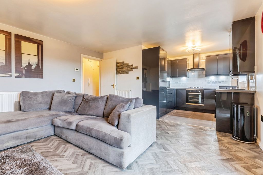 Property photo 3 of 14 Pbox-Img.Jpg