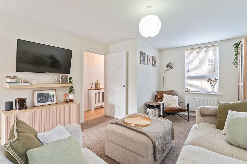 Property photo 3 of 25