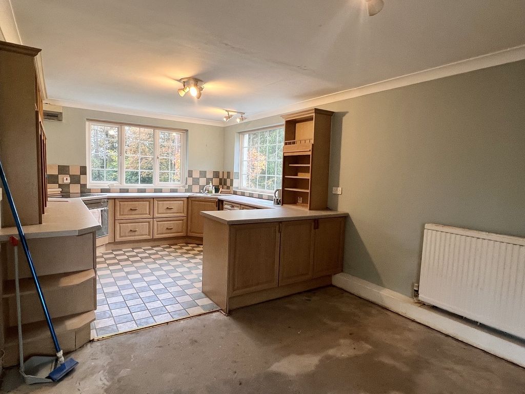 Property photo 3 of 14 Kitchen-Diner