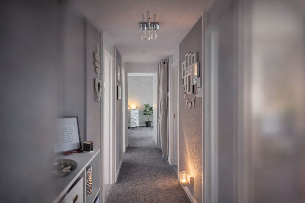 Additional image 6 of 2 bed flat for saleSavoy Court, Woolcombe Road, Portland, Dorset DT5