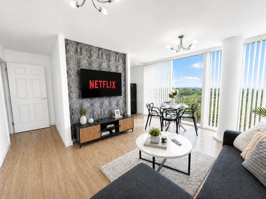 Property photo 1 of 17 Living Room