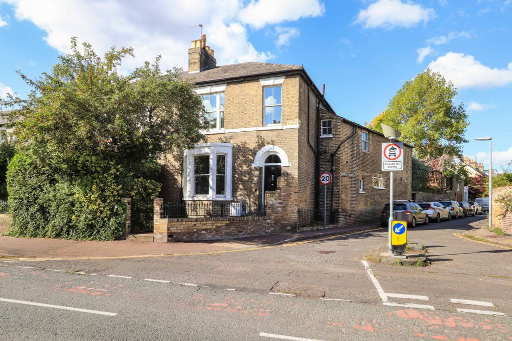 Property photo 1 of 36 Img32