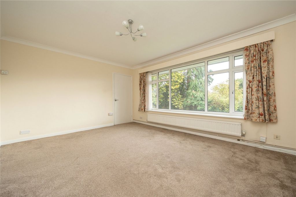 Property photo 3 of 12 Picture No. 11