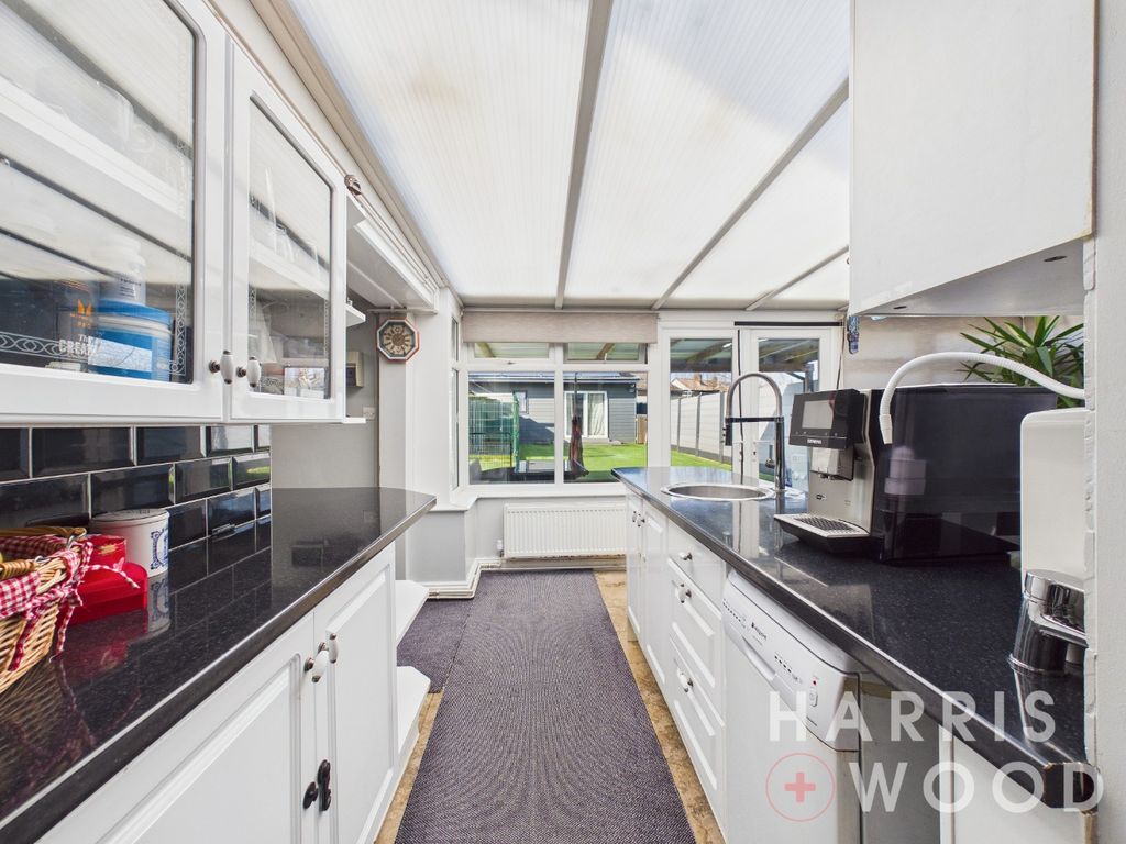 Property photo 2 of 40 4951393