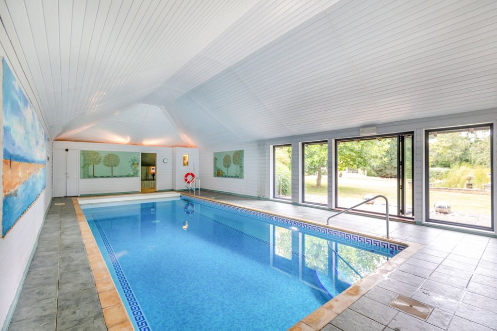 Property photo 1 of 35 Swimming Pool