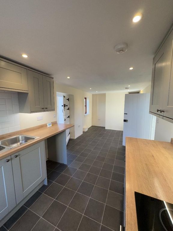 Property photo 2 of 20 Bedroom