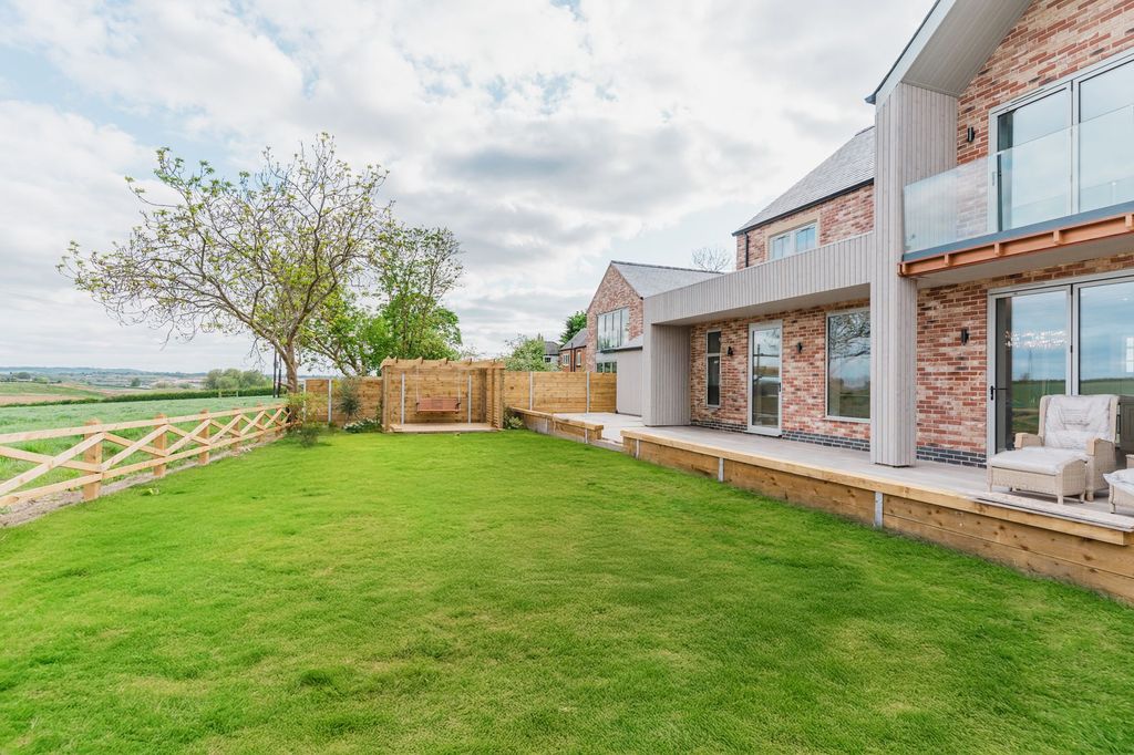 Property photo 3 of 71