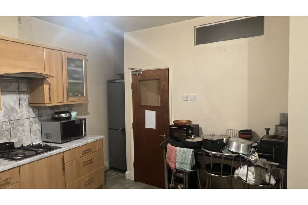 Property photo 3 of 19 Kitchen/Dining Room