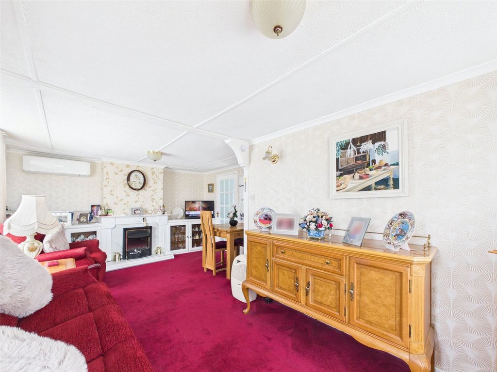 Property photo 3 of 10 Picture No. 04