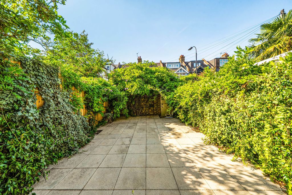 Property photo 3 of 14